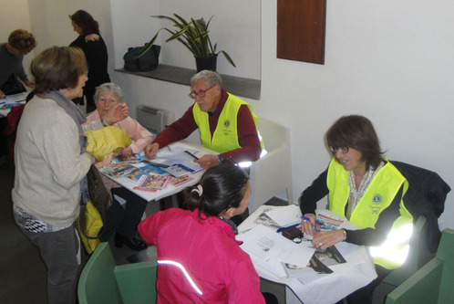 GIORNATA MONDIALE DEL DIABETE
a Portoferraio un’equipe di operatori sanitari volontari esegue i previsti test